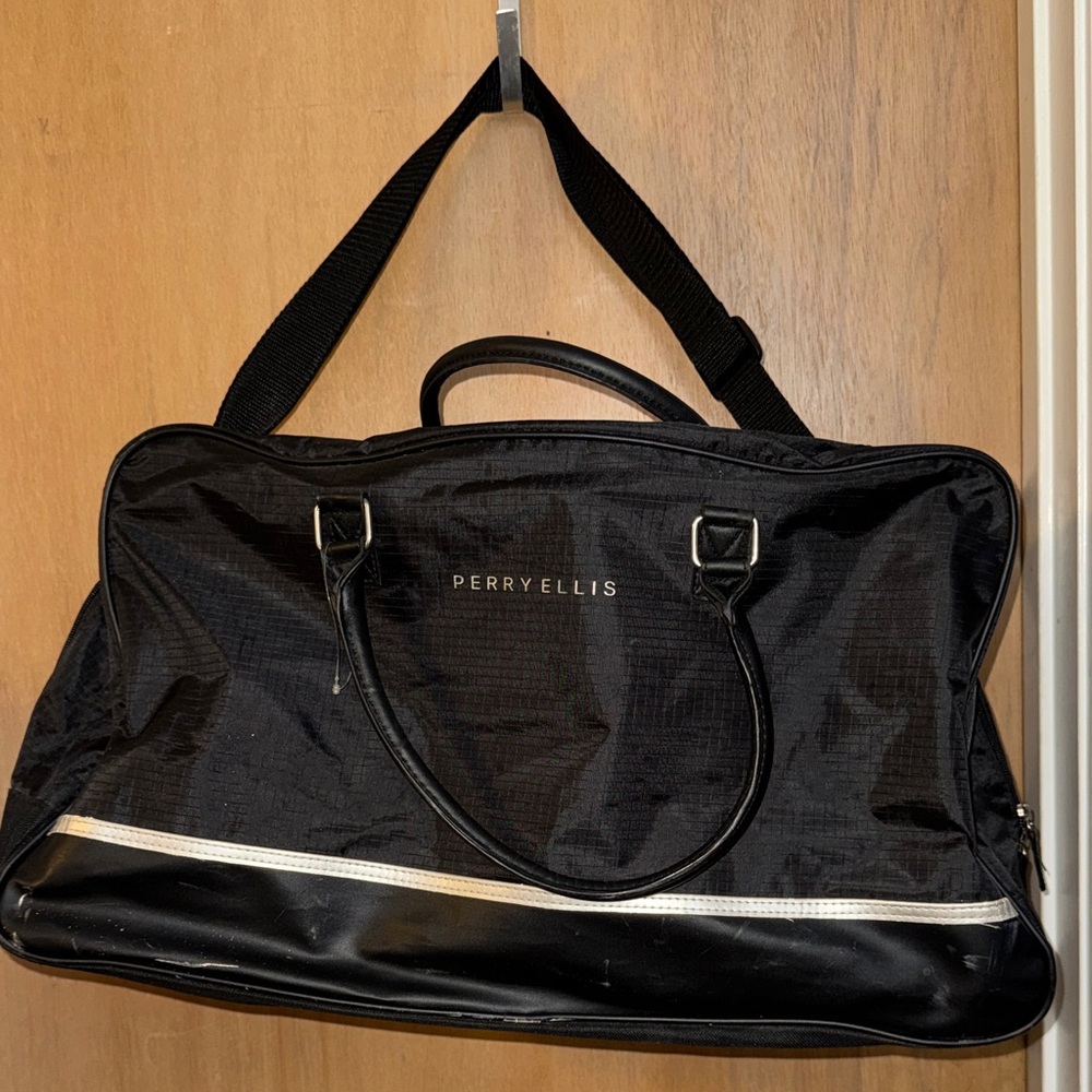 Perry Ellis Black Travel Weekender Duffel Gym Bag with Logo Adjustable Strap